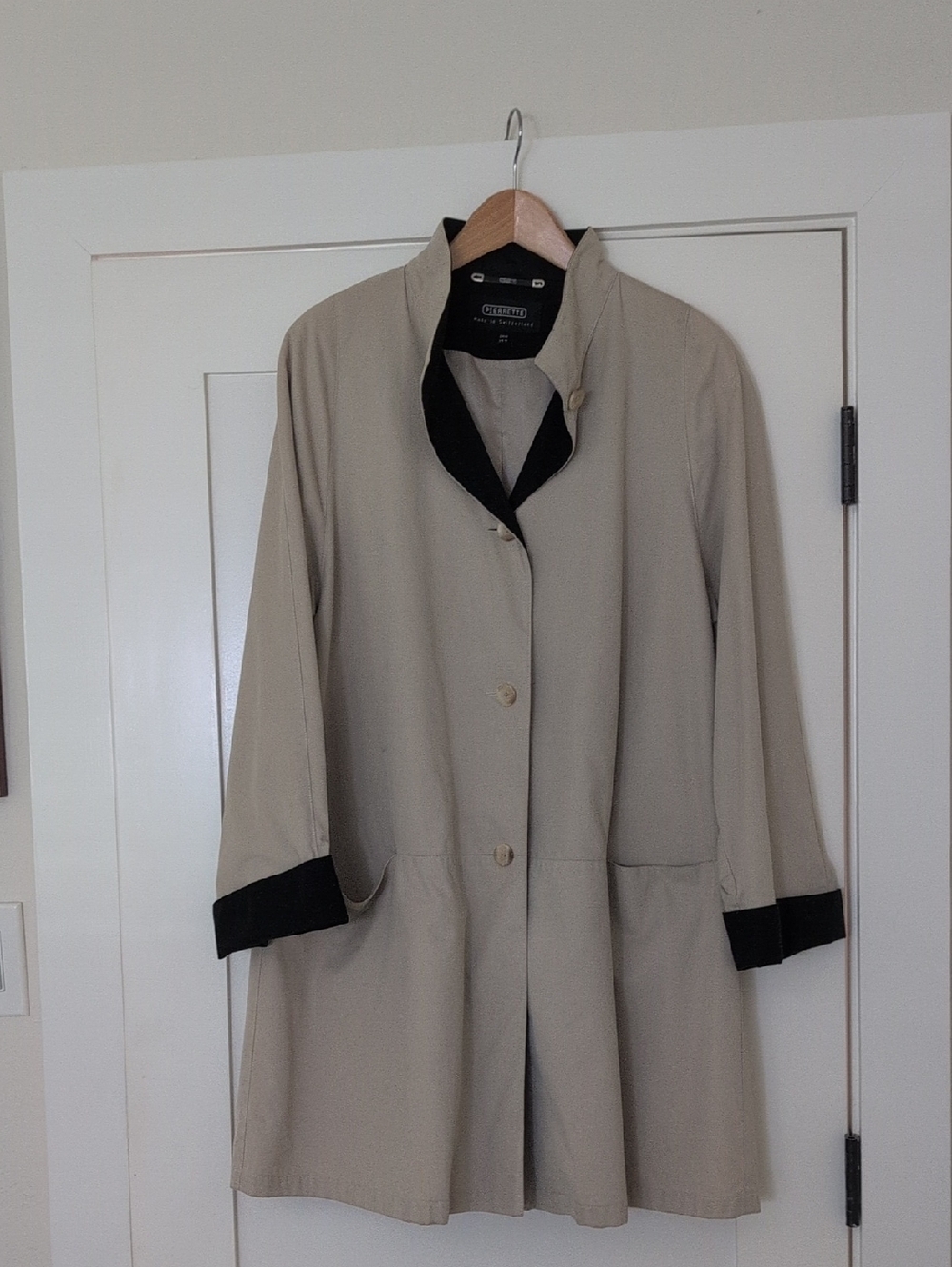 Vintage PIERRETTE Beige Light Coat with Black Collar and Cuffs